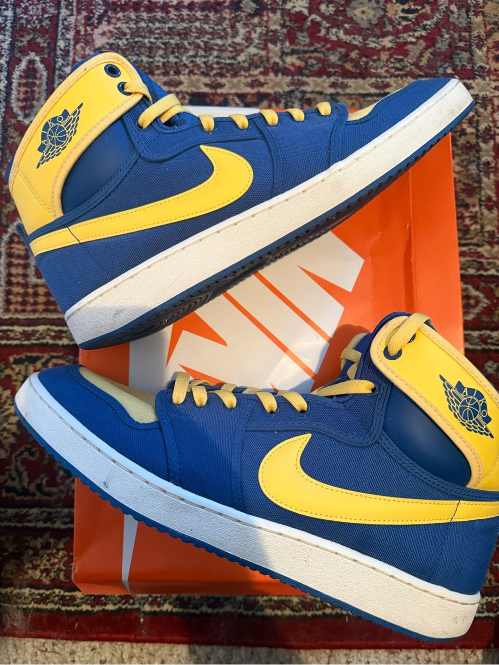 Jordan 1 Retro AJKO Laney - High-Top Sneakers in Blue and Yellow